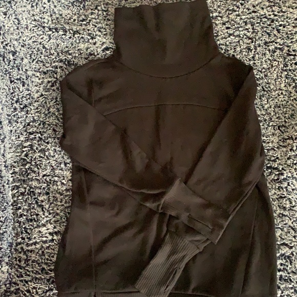 Black sweatshirt - Picture 2 of 3